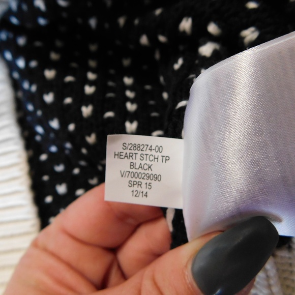 Banana Republic Black and Cream Print Sweater - Picture 5 of 5